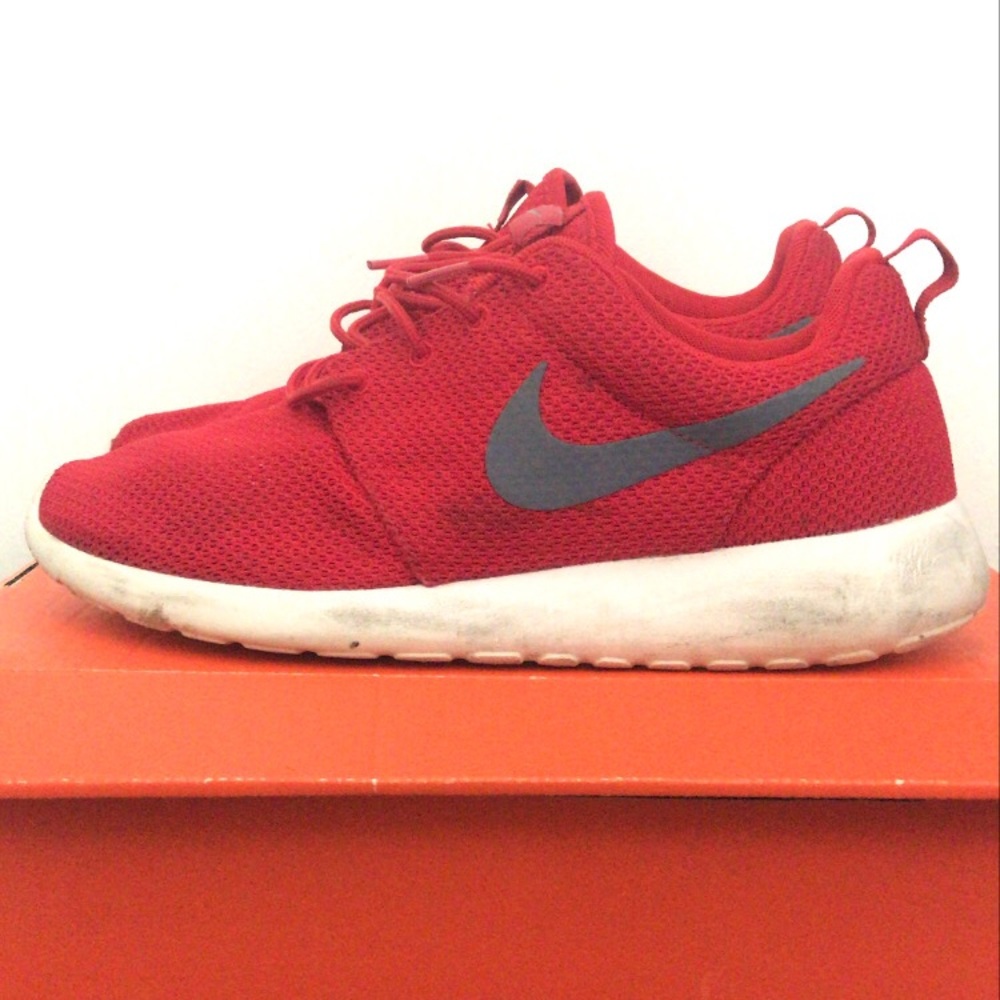 mens size 8 sport red nike roshe run
